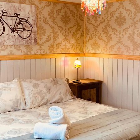 Arte Brisa Hostal Boutique Пуэрто-Наталес Экстерьер фото