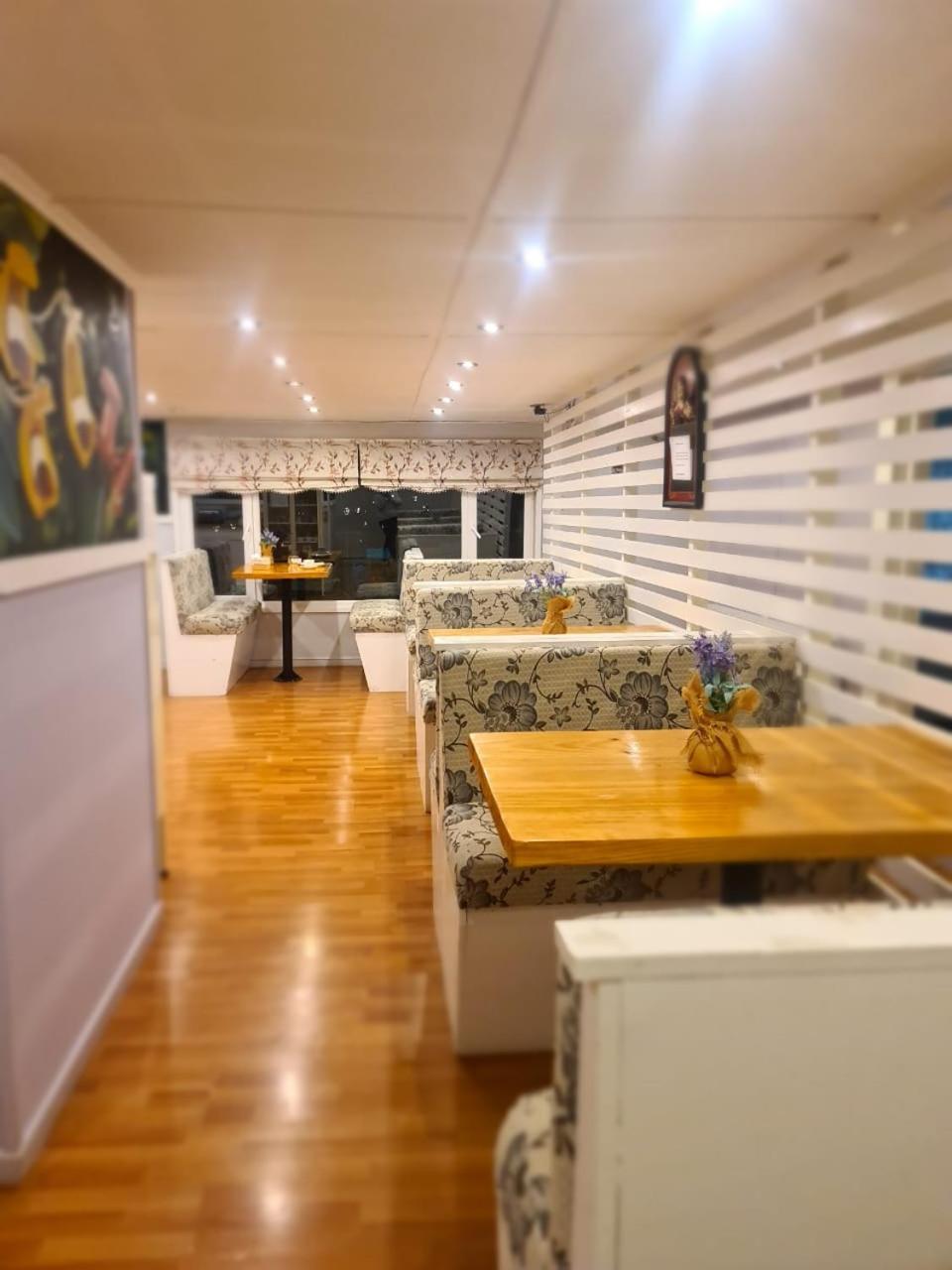 Arte Brisa Hostal Boutique Пуэрто-Наталес Экстерьер фото