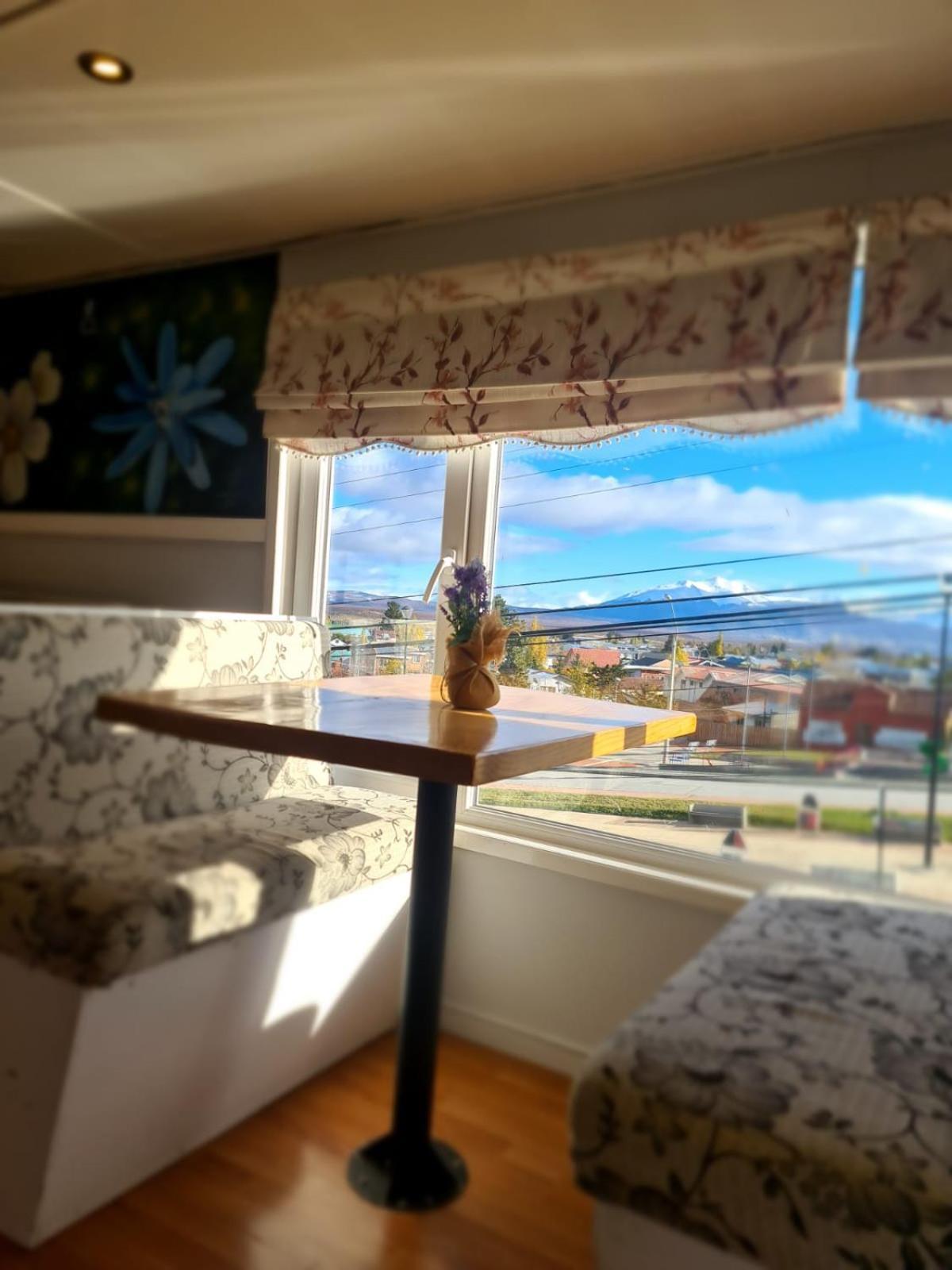 Arte Brisa Hostal Boutique Пуэрто-Наталес Экстерьер фото