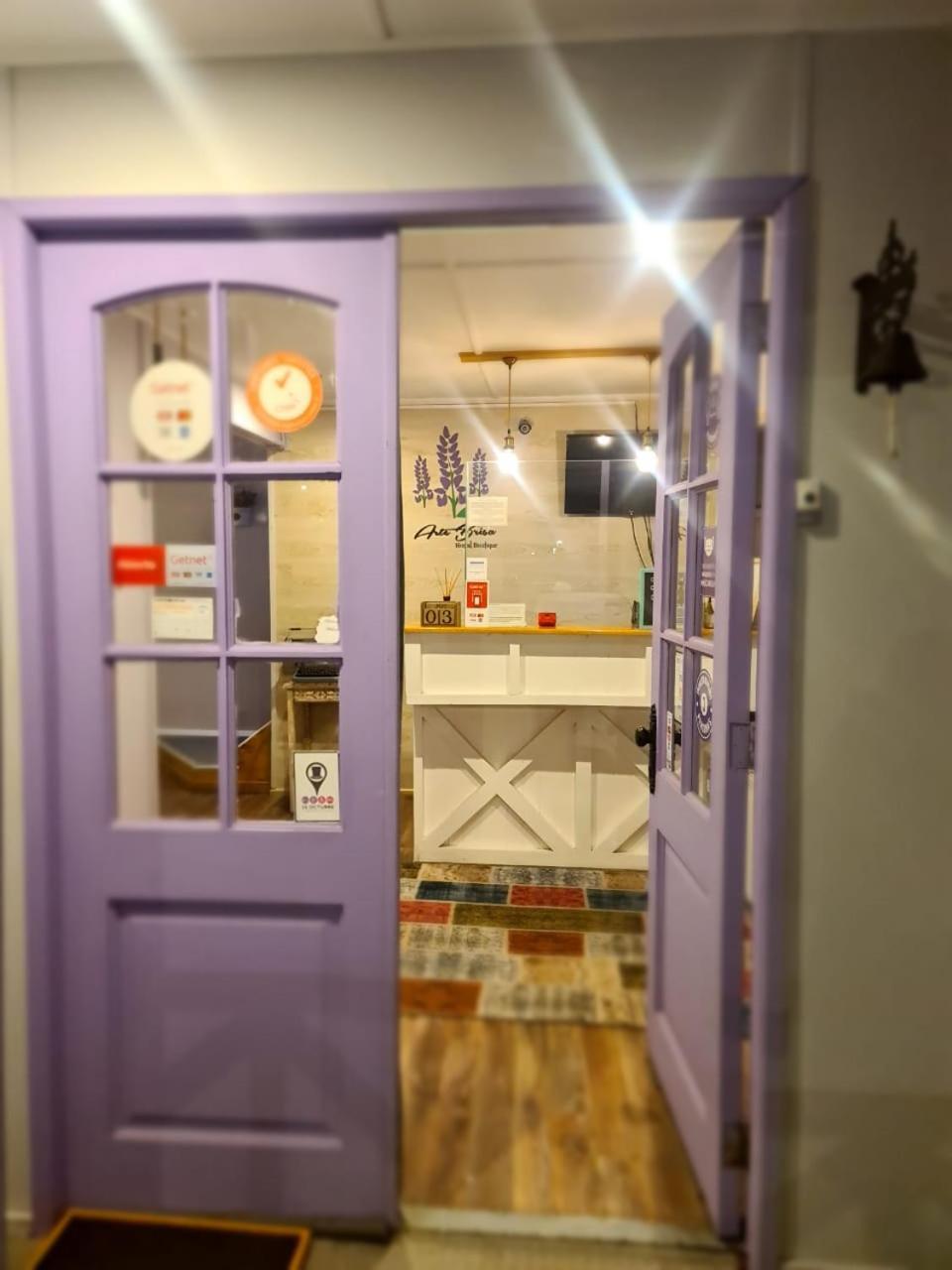 Arte Brisa Hostal Boutique Пуэрто-Наталес Экстерьер фото